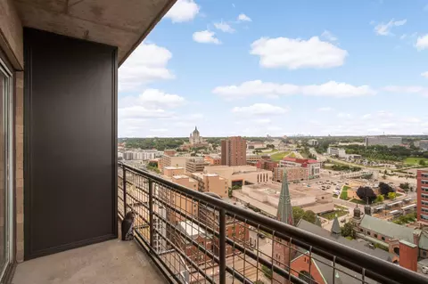 66 9th St E #2714, Saint Paul, MN 55101