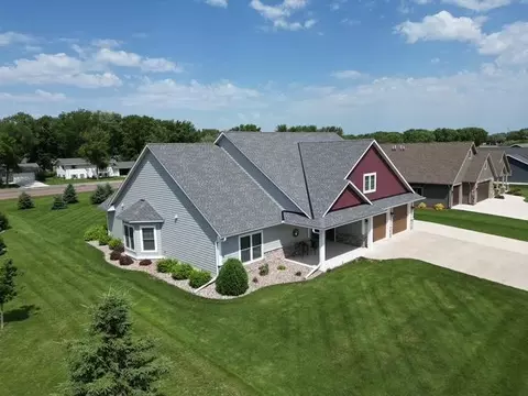 104 Covington Dr, Redwood Falls, MN 56283