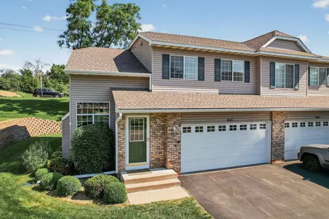 843 Summer Pines Cir, Hudson, WI 54016