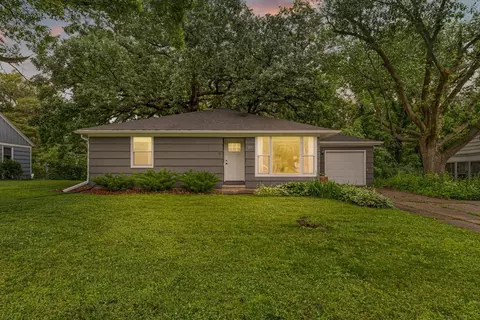 211 Viola St, Mankato, MN 56001