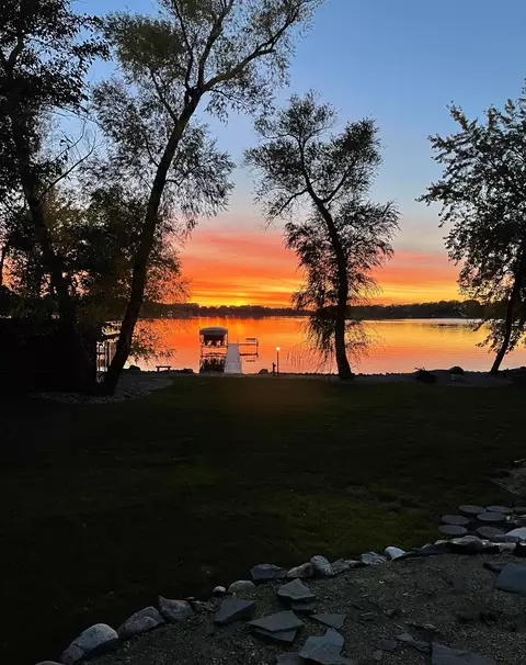 6204 Shamrock Dr, Madison Lake, MN 56063
