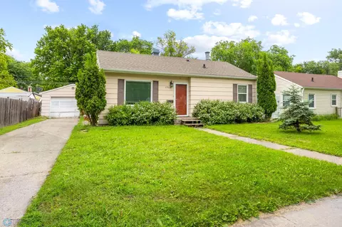 1709 13th Ave S, Fargo, ND 58103