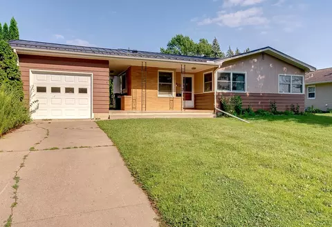 713 Bullis St, Kenyon, MN 55946