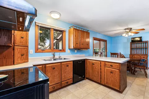 Kitchen - 655 48th Ave, Goodview, MN 55987 photo 3 of 5