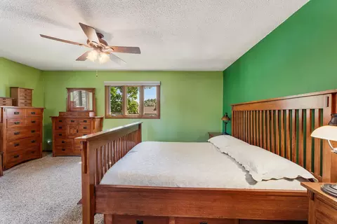 Bedroom - 655 48th Ave, Goodview, MN 55987 photo 1 of 5
