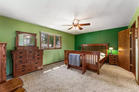 Bedroom - 655 48th Ave, Goodview, MN 55987 photo 2 of 5
