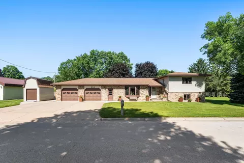 655 48th Ave, Goodview, MN 55987