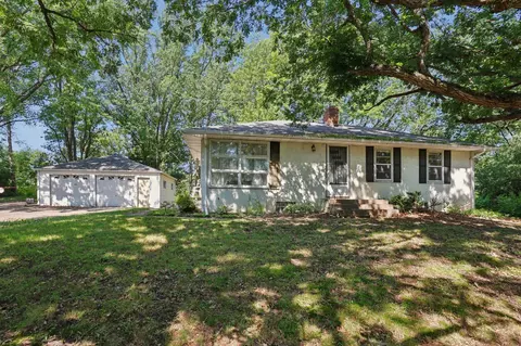 1430 Manning Ave S, Woodbury, MN 55129
