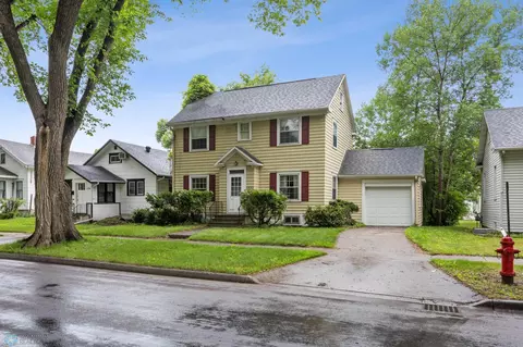 1330 12th St N, Fargo, ND 58102