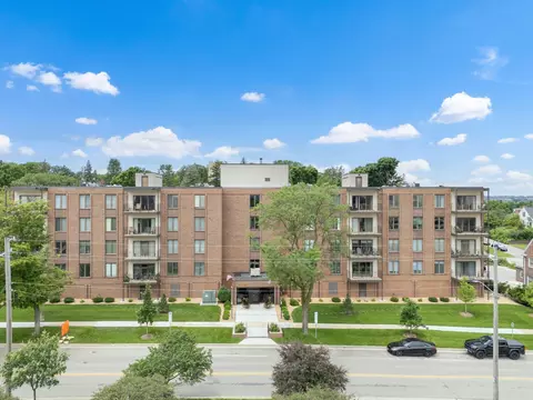 317 6th Ave SW #408, Rochester, MN 55902