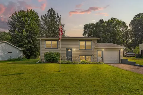 1825 Ladonna Ln, Faribault, MN 55021