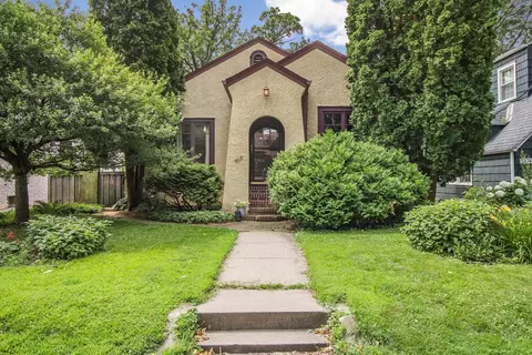 1868 Juliet Ave, Saint Paul, MN 55105
