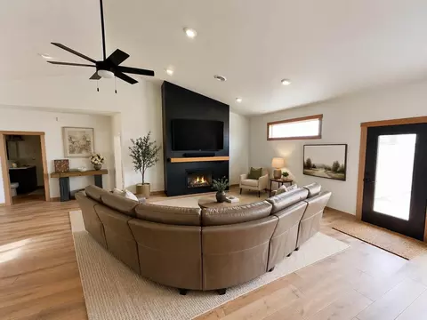 Living - 215 Emma Ct, Mapleton, ND 58059 photo 2 of 6