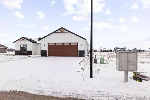 Exterior - 215 Emma Ct, Mapleton, ND 58059 photo 4 of 10