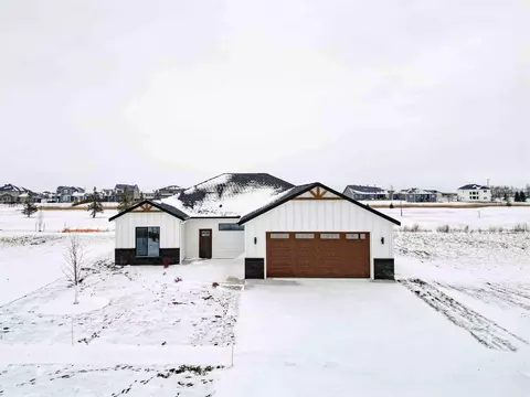Exterior - 215 Emma Ct, Mapleton, ND 58059 photo 9 of 10