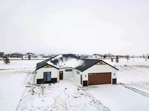 Exterior - 215 Emma Ct, Mapleton, ND 58059 photo 10 of 10