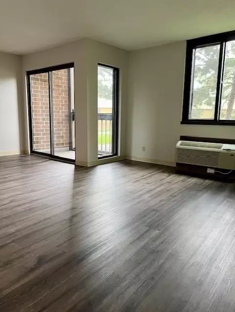 1181 Edgcumbe Rd #103, Saint Paul, MN 55105