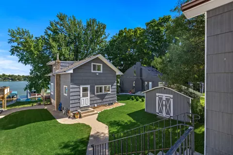 5052 Edgewater Dr, Mound, MN 55364