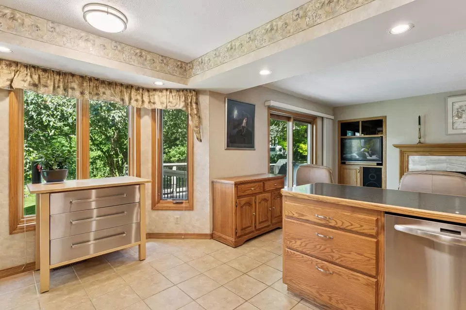 Kitchen - 1890 Partridge Cir, Excelsior, MN 55331 photo 5 of 5
