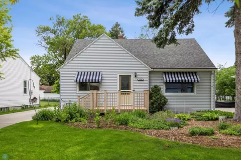 1109 14th St N, Moorhead, MN 56560
