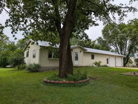 175 E 4th St, Cottonwood, MN 56229
