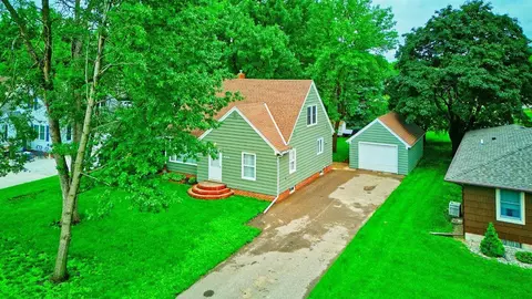 402 Frank St NW, Silver Lake, MN 55381