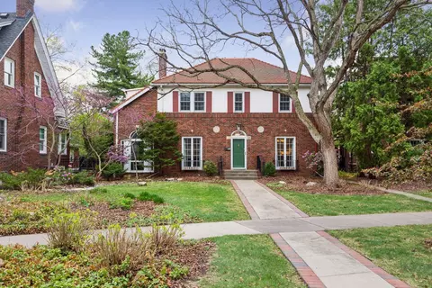 26 Mississippi River Blvd N, Saint Paul, MN 55104