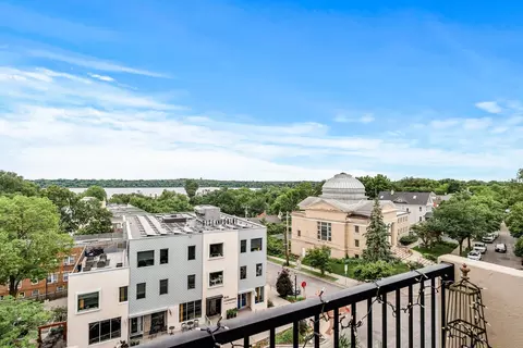 2800 W 44th St #608, Minneapolis, MN 55410
