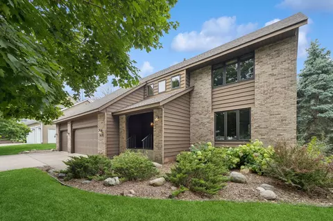 3633 Oak Creek Ter, Vadnais Heights, MN 55127