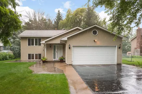 5661 Windmill Dr, White Bear Township, MN 55110