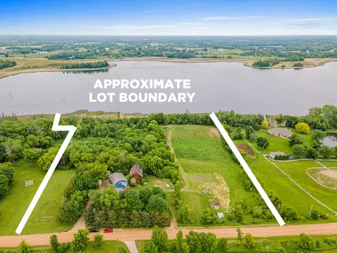 2565 Highland Rd, Minnetrista, MN 55359