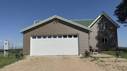 74194 415th St, Saint James, MN 56081