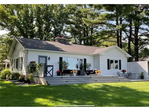 312 Walnut St, Taylors Falls, MN 55084