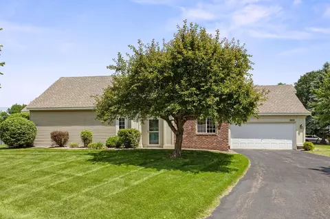 3832 Linden Ave, White Bear Lake, MN 55110