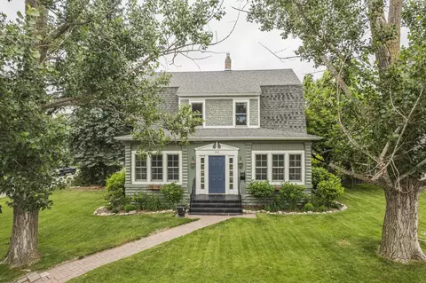 320 Willow St E, Detroit Lakes, MN 56501