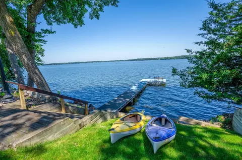 870 S Andrew Dr NE, New London, MN 56273