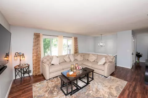 4699 Ridge Cliff Dr, Eagan, MN 55122 photo 6