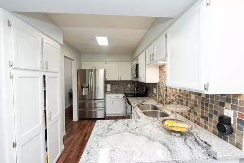 4699 Ridge Cliff Dr, Eagan, MN 55122 photo 11