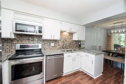 4699 Ridge Cliff Dr, Eagan, MN 55122 photo 9