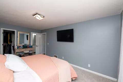4699 Ridge Cliff Dr, Eagan, MN 55122 photo 24