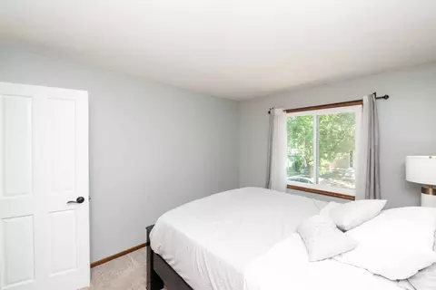 4699 Ridge Cliff Dr, Eagan, MN 55122 photo 26