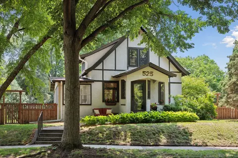 525 W Minnehaha Pkwy, Minneapolis, MN 55419