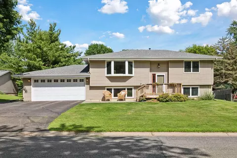 3320 Heritage Ln, Eagan, MN 55121