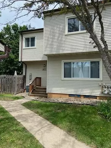 1477 Woodview Ave E, Eagan, MN 55122