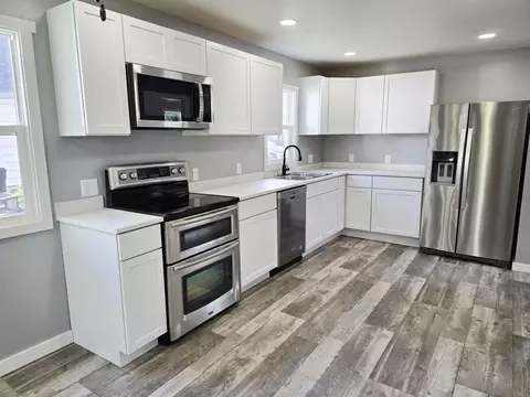 Kitchen - 1204 10th St NE, Austin, MN 55912 photo 3 of 3