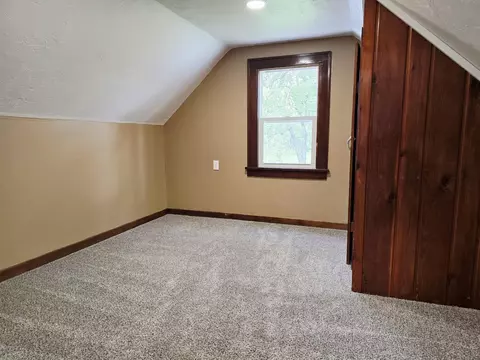 Bedroom - 1204 10th St NE, Austin, MN 55912 photo 2 of 4