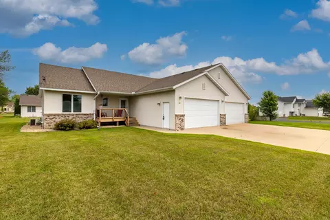 656 Obrien Pkwy, Belle Plaine, MN 56011