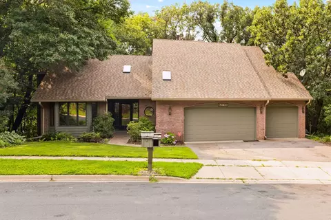 8048 Telegraph Rd, Bloomington, MN 55438
