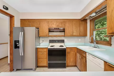 10733 Riverview Pl NW, Coon Rapids, MN 55433 photo 9