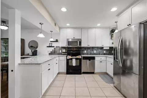 603 E Portland Dr #6, Burnsville, MN 55337